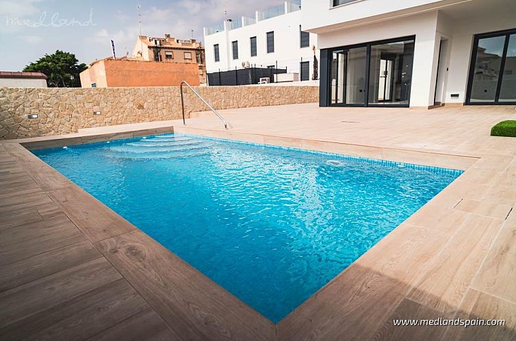 Vrijstaande woning in Punta Prima