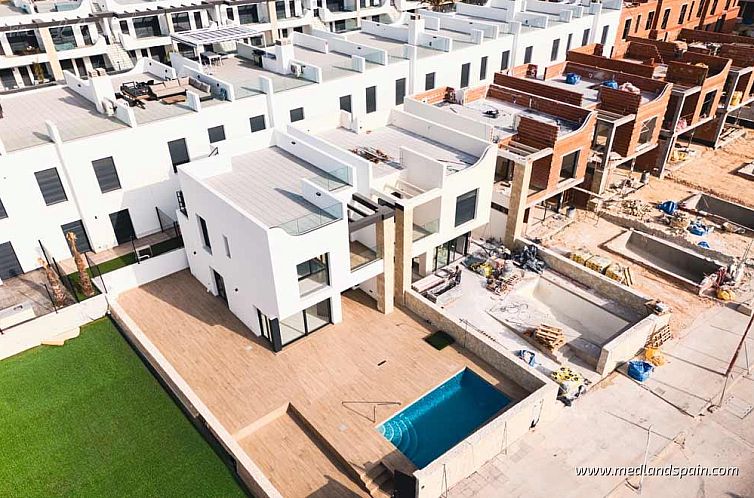 Vrijstaande woning in Punta Prima
