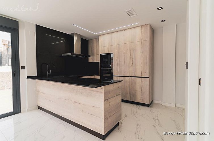 Vrijstaande woning in Punta Prima