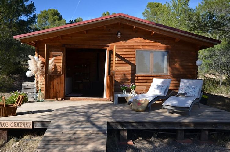 Ferienhaus in Aiguees, Spanien bietet eine schoene Terrasse. Erleben Sie die heitere Umgebung dieses charmanten Ferienhauses an der Costa Blanca.