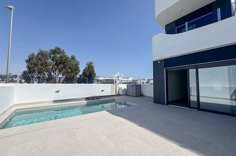 Geschakelde woning in Cabo Roig