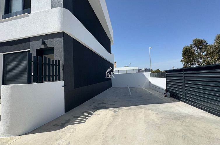 Geschakelde woning in Cabo Roig