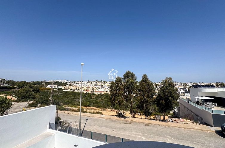 Geschakelde woning in Cabo Roig