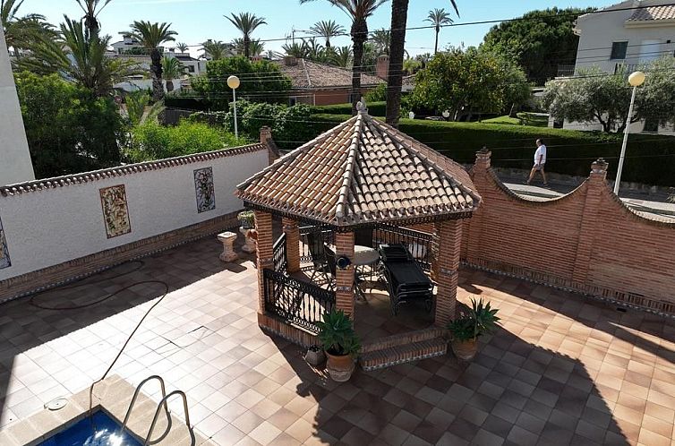 Vrijstaande woning in Cabo Roig