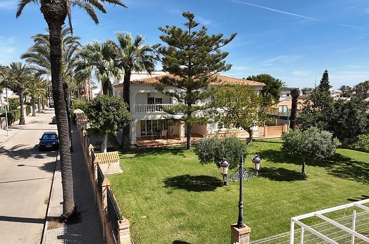 Vrijstaande woning in Cabo Roig