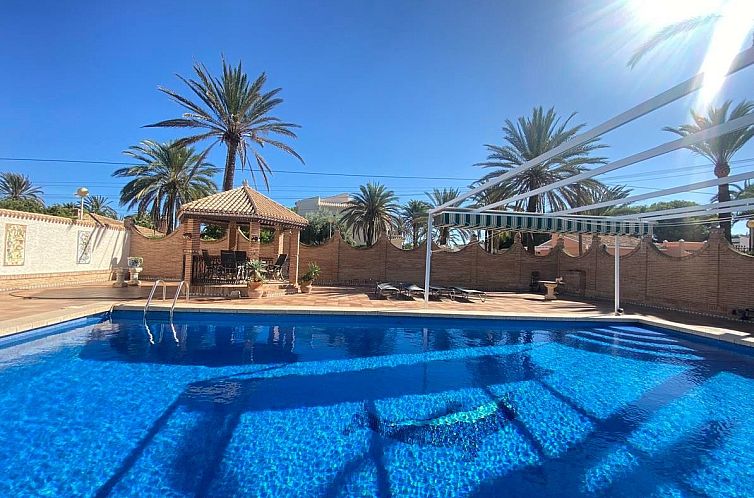 Vrijstaande woning in Cabo Roig