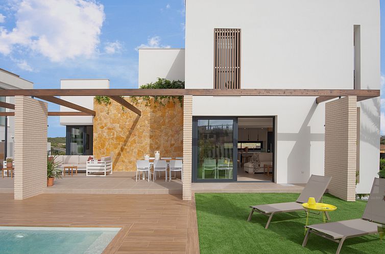 Vrijstaande woning in Cabo Roig