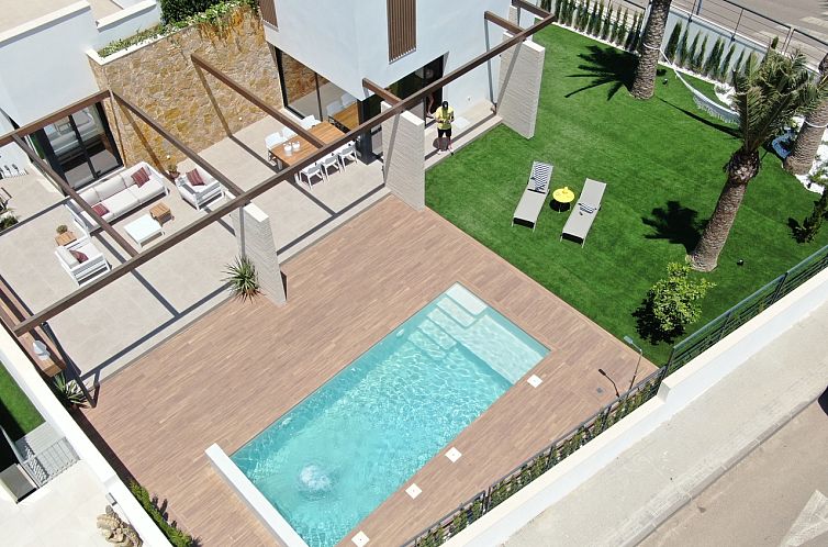 Vrijstaande woning in Cabo Roig