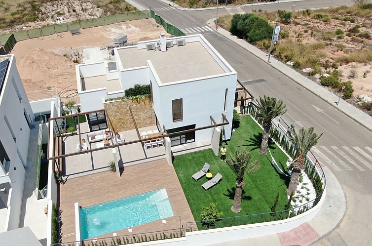 Vrijstaande woning in Cabo Roig