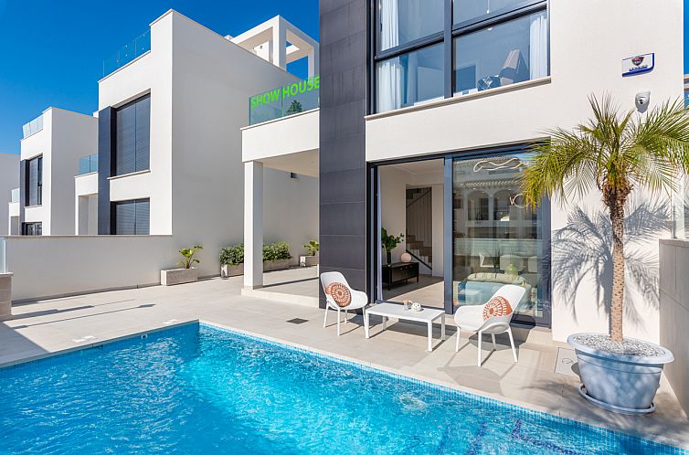 Vrijstaande woning in Cabo Roig