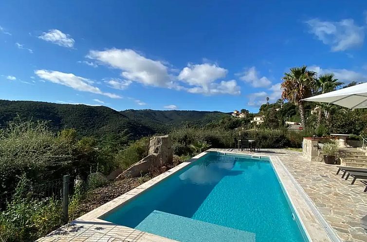 Villa Rock Top