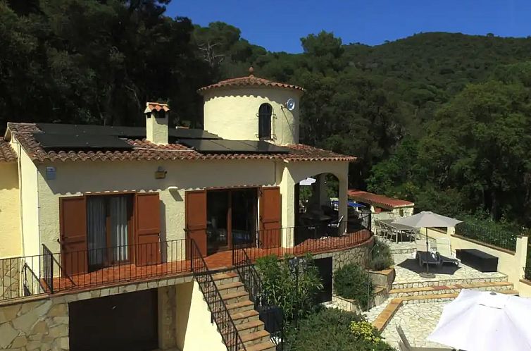 Charmant vakantiehuis Casa Serena in Calonge, Costa Brava, met uitnodigend zwembad en zonnig terras.