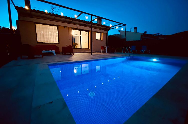 Vakantiehuis Modernes Einfamilienhaus mit Pool