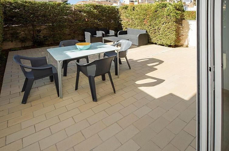 Appartement Ferranelles mit großer Terrasse