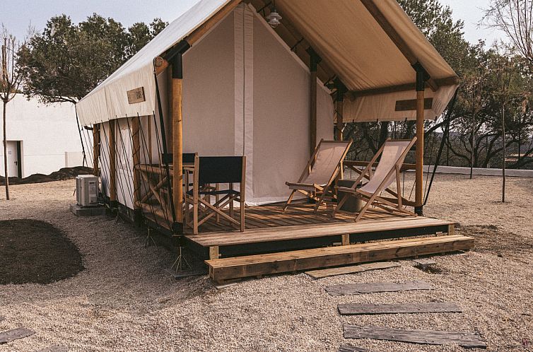 Glamping Couple + sanitair