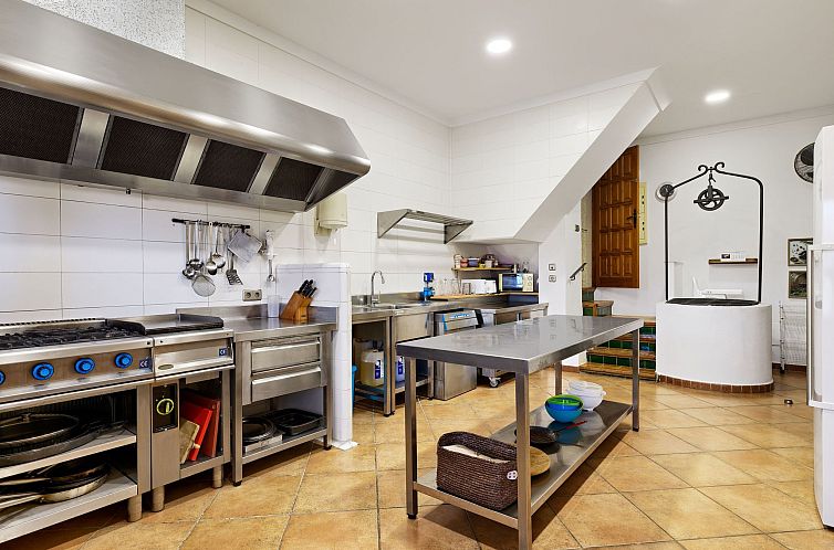 Vakantiehuis Landhaus, 8 Zimmer mit Bad, Schwimmbad, Tennis