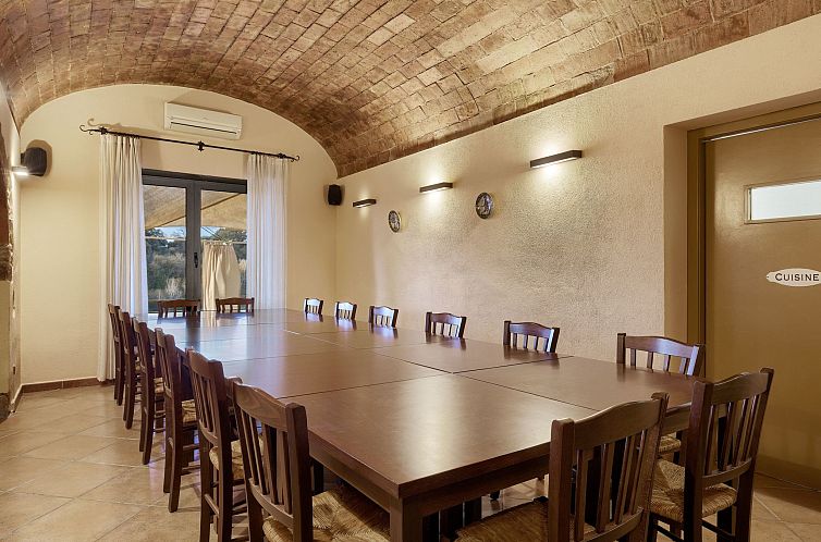 Vakantiehuis Landhaus, 8 Zimmer mit Bad, Schwimmbad, Tennis