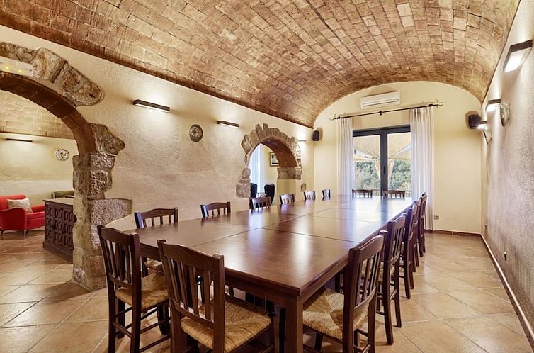 Vakantiehuis Landhaus, 8 Zimmer mit Bad, Schwimmbad, Tennis