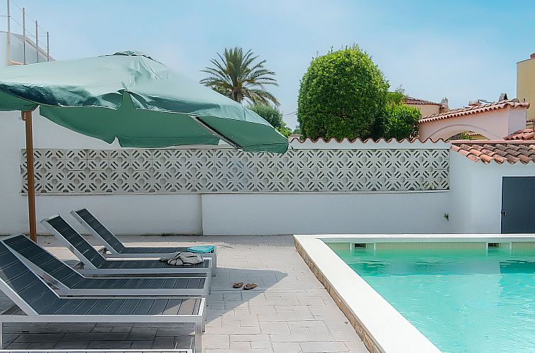 Vakantiehuis WELCS CASA 111 EMP con piscina