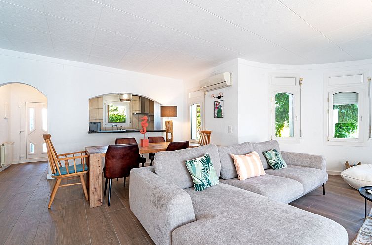 Vakantiehuis WELCS CASA 168 EMP con piscina privada