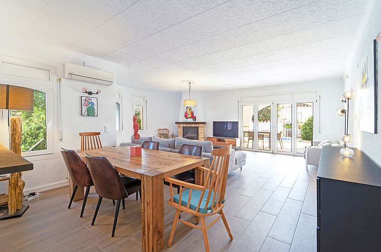 Vakantiehuis WELCS CASA 168 EMP con piscina privada