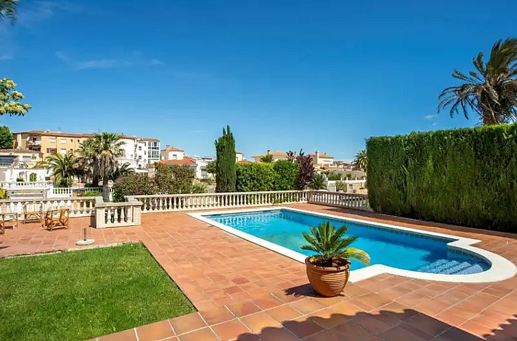 6-persoons villa met aanlegsteiger