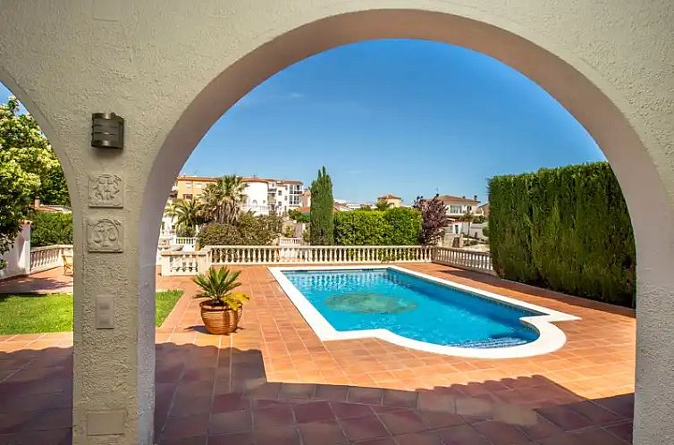 6-persoons villa met aanlegsteiger