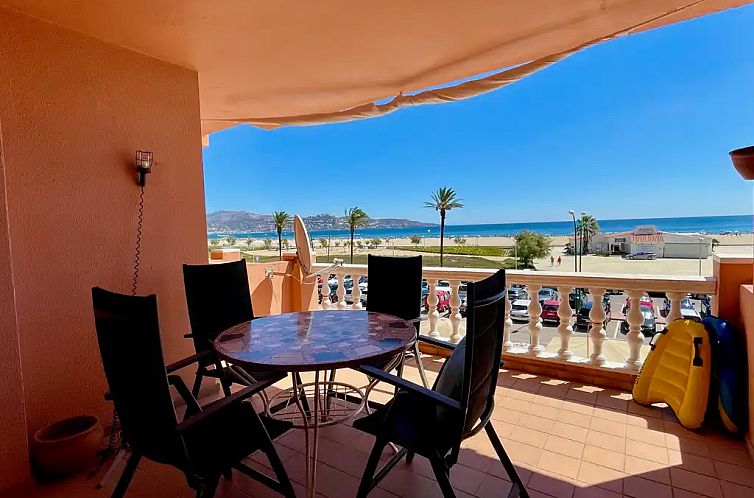 Guest house 15016127 - Apartment Costa Brava - Empuriabrava at the Beach