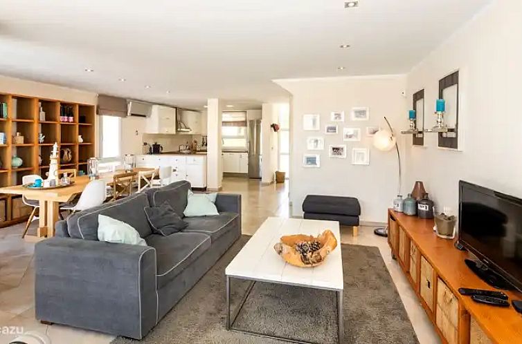 8-persoons villa met aanlegsteiger