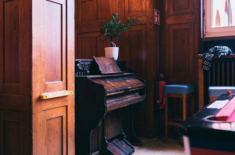 Three Little Pigs Hostel - Your Berlin Castle