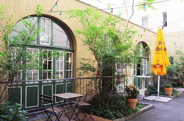 Amstel House Hostel