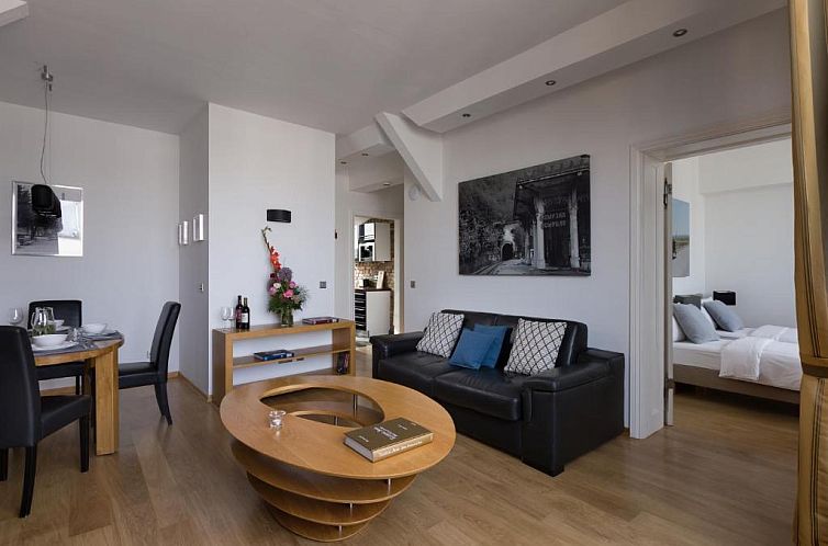 Luxoise Apartments