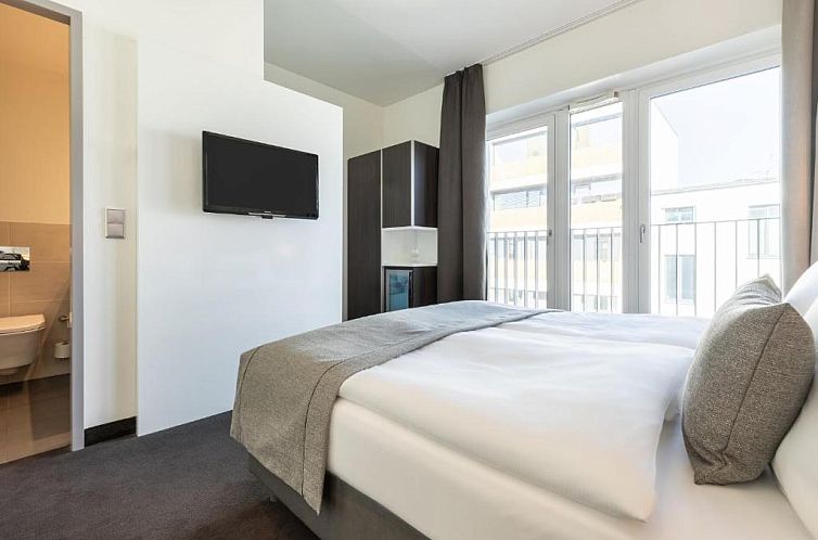 Select Hotel Berlin The Wall