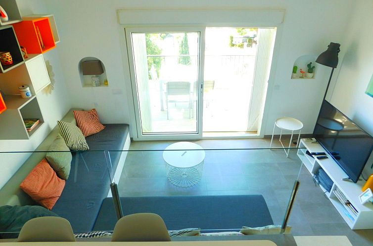 Vakantiehuis Renoviertes Ferienhaus in Roses mit Terrasse