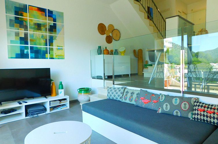 Vakantiehuis Renoviertes Ferienhaus in Roses mit Terrasse