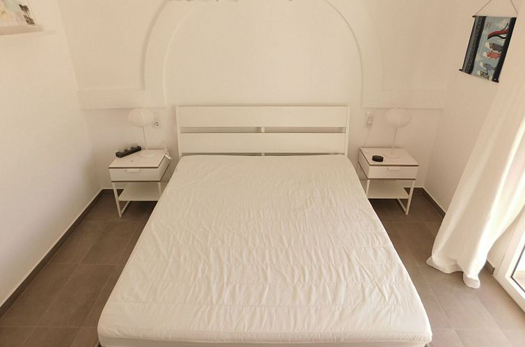 Vakantiehuis Renoviertes Ferienhaus in Roses mit Terrasse