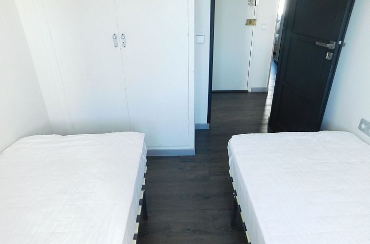 Appartement Wohnung mit 2 Schlafzimmern, Schwimmbad und Park