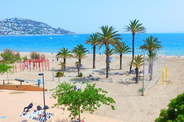 Appartement Appartement in Roses mit Großer Terrasse und Me