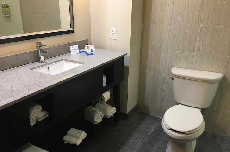 Holiday Inn Express & Suites Havelock Northwest New Bern, an