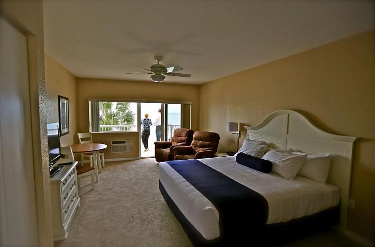 Shoreline Island Resort - Exclusively Adult