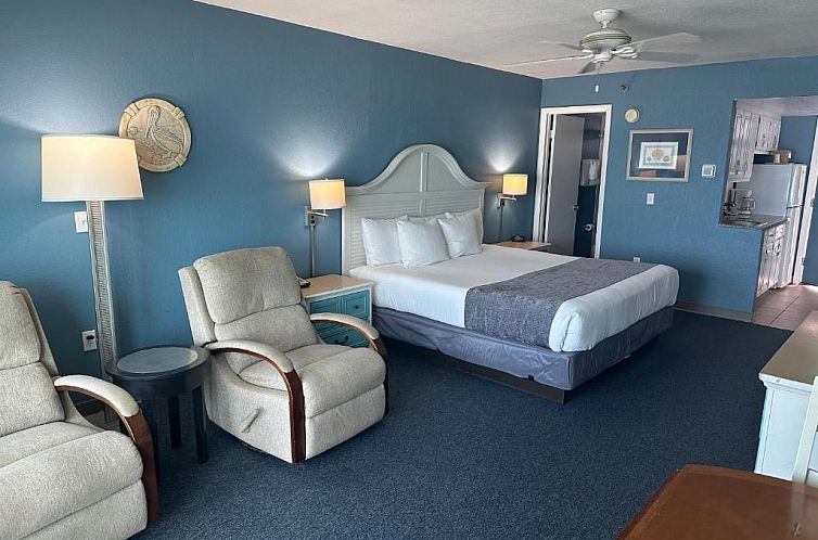 Shoreline Island Resort - Exclusively Adult
