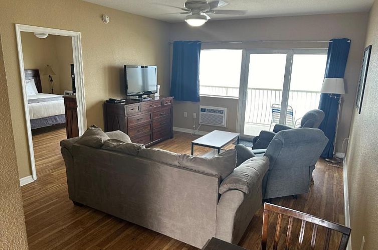 Shoreline Island Resort - Exclusively Adult