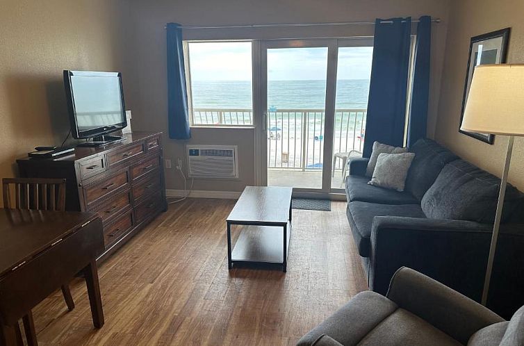 Shoreline Island Resort - Exclusively Adult