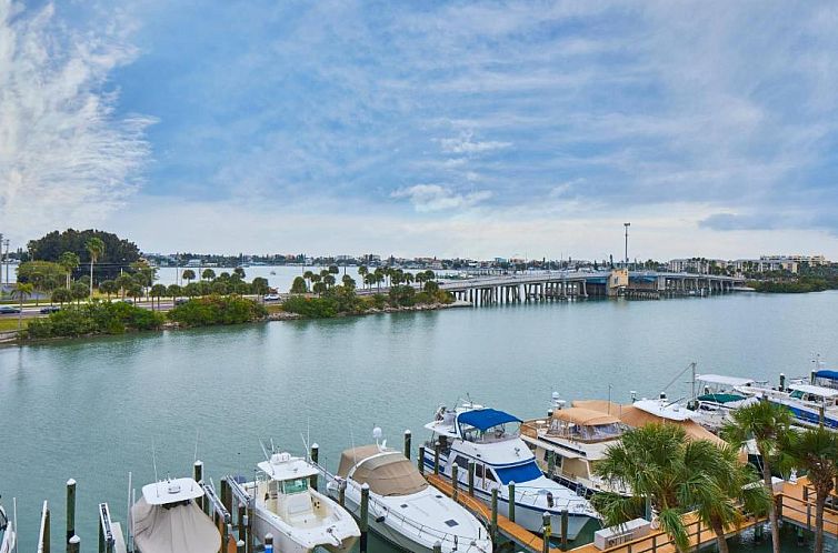Courtyard by Marriott St. Petersburg Clearwater/Madeira Beac