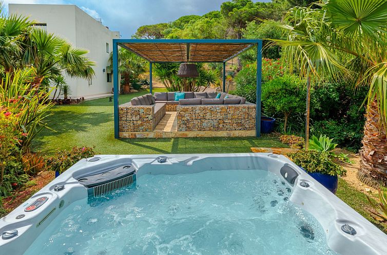 Vakantiehuis Luxuriöse Villa mit fantastischem Meerblick un