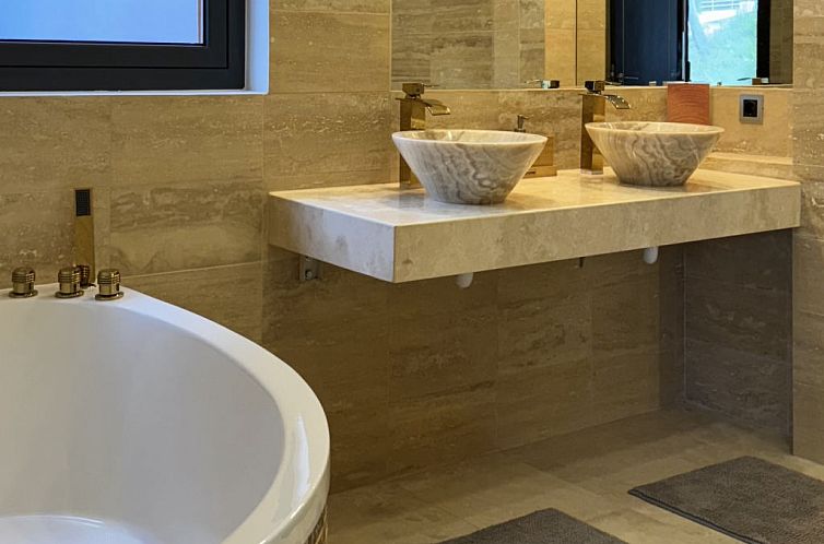 Vakantiehuis WELCS VILLA DE LUJO 177 EMP con piscina privada