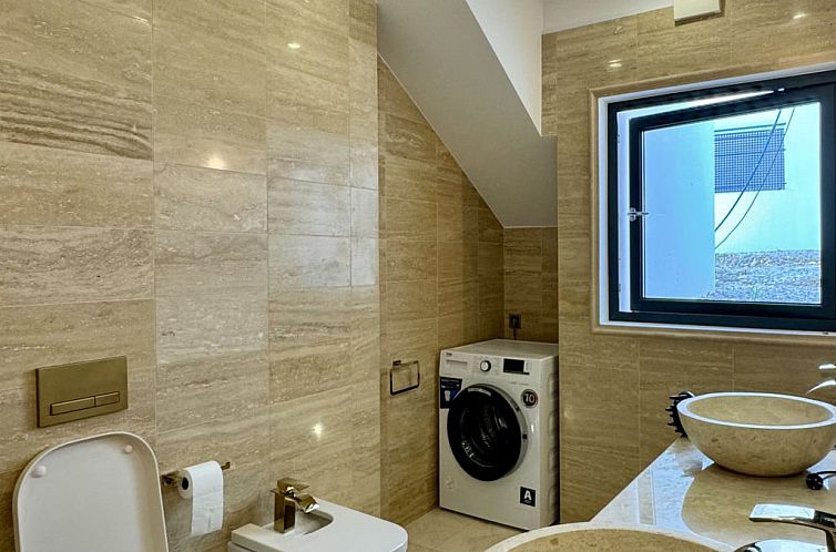 Vakantiehuis WELCS VILLA DE LUJO 177 EMP con piscina privada