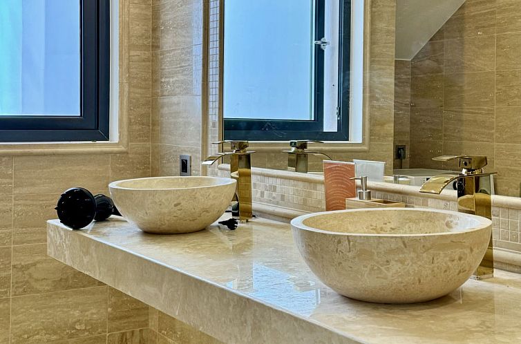 Vakantiehuis WELCS VILLA DE LUJO 177 EMP con piscina privada