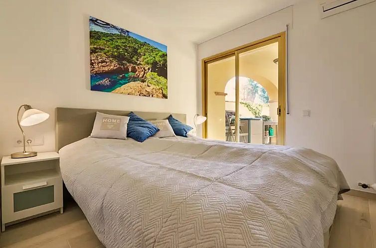 Velas Garden Pool Suite