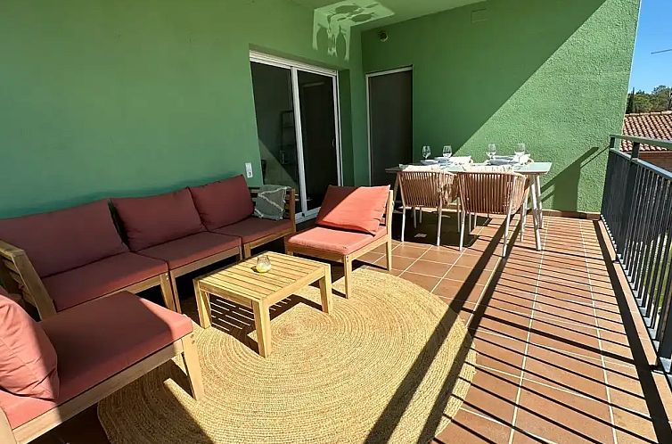 Casa Els Pins met verwarmd zwembad